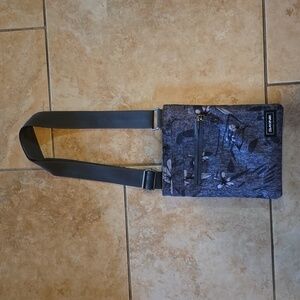Dakine grey floral purse